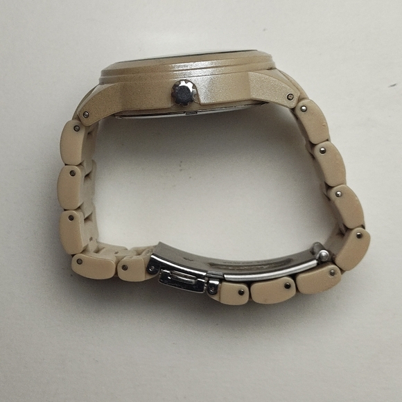 Guess Waterpro U15073L2 Women’s 39mm Watch 7 1/4” Wrist Max - Picture 5 of 7